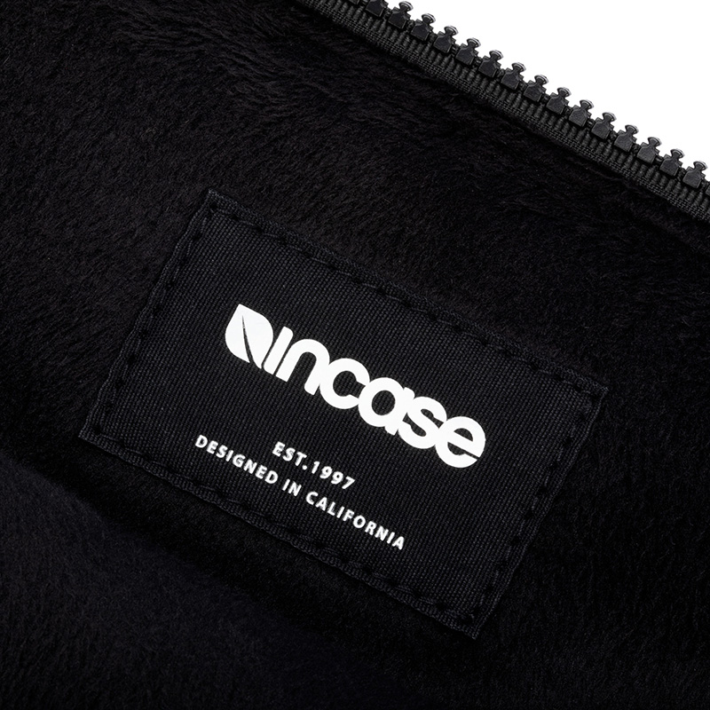 Incase Compact Sleeve in Woolenex - Pokrowiec z kieszenią MacBook Pro 14" (M4/M3/M2/M1/2024-2021) (grafitowy)