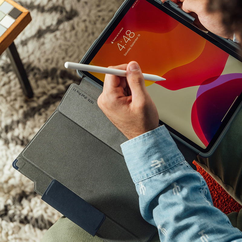 STM Dux Plus - Etui pancerne iPad 11" (2025) / 10.9" (2022) MIL-STD-810G z uchwytem Apple Pencil (Midnight Blue)