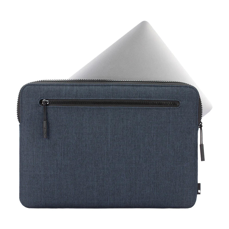 Incase Compact Sleeve in Woolenex - Pokrowiec z kieszenią MacBook Pro 14" (M4/M3/M2/M1/2024-2021) (granatowy)