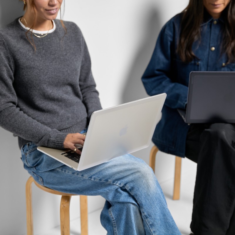 Incase Edge Hardshell Case - Etui MacBook Air 13” M4 (2025) / M3 (2024) / M2 (2022) (Clear)