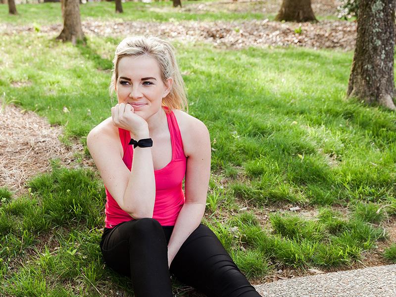 Griffin Ribbon Wristband - Opaski do Fitbit i Sony SmartBand (zestaw srebrny i fioletowy)