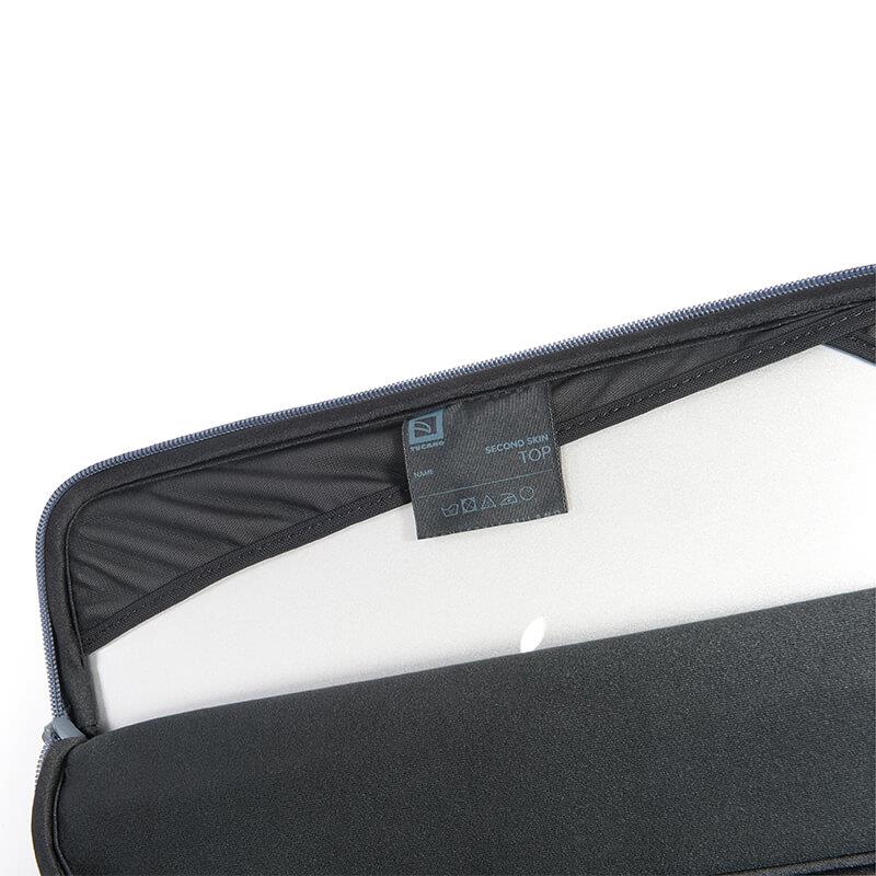 Tucano Top Second Skin - Pokrowiec MacBook Pro 13" (M2/M1/2022-2016) / MacBook Air 13" (M4/M3/M2/2025-2018) (granatowy)