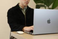 Moshi iGlaze Hardshell Case - Obudowa MacBook Pro 14" (M4/M3/M2/M1/2024-2021) (Stealth Clear)