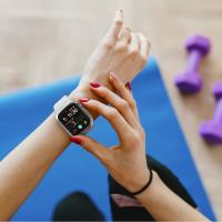 Spigen Thin Fit - Obudowa do Apple Watch 8 / Watch 7 45 mm (przezroczysty)