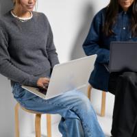 Incase Edge Hardshell Case - Etui MacBook Air 13” M4 (2025) / M3 (2024) / M2 (2022) (Clear)
