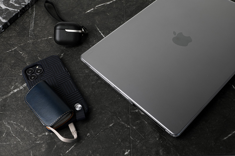 Moshi iGlaze Hardshell Case - Obudowa MacBook Air 13.6" M4 (2025) / M3 (2024) / M2 (2022) (Stealth Clear)
