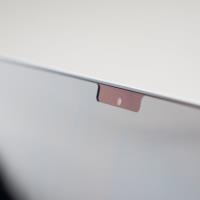 Moshi Umbra - Folia ochronna na ekran MacBook Air 13.6" M4 (2025) / M3 (2024) / M2 (2022) z filtrem prywatyzującym (czarna ramka)
